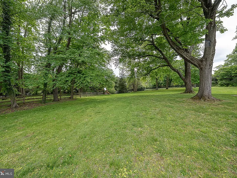538 Conestoga Rd — Photo 38