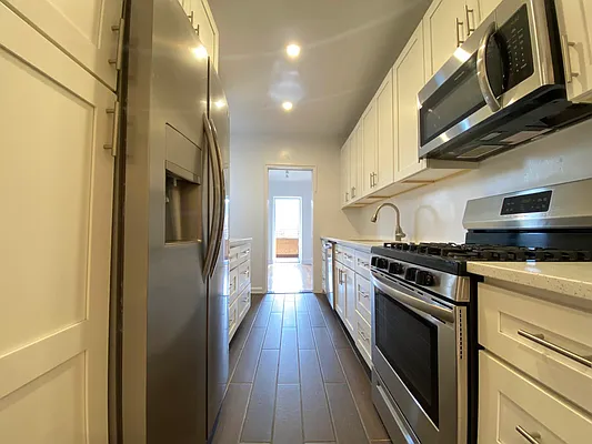 Rented by Lang Realty LLC | media 3