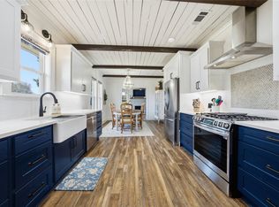 904 E College St, Athens, TX