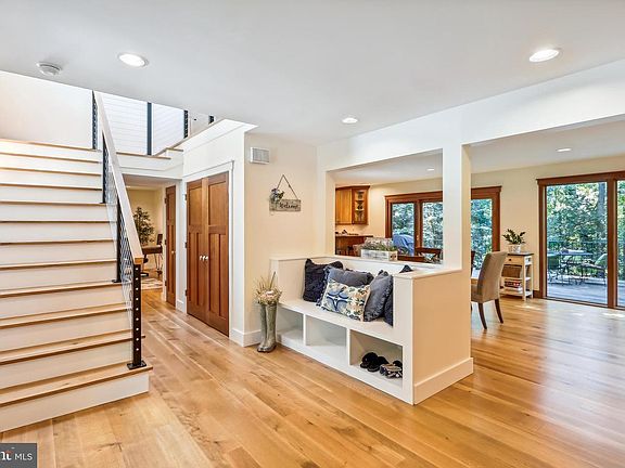 2nd image of 1065 Deer Run Ln