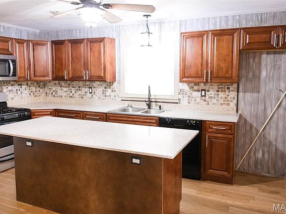 5th image of 21287 Highway H