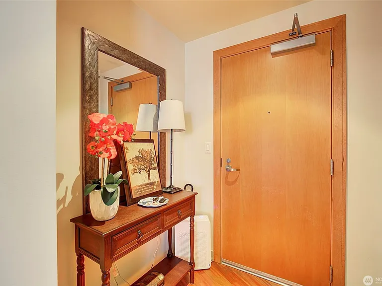10650 NE 9th Pl #1420 — Photo 2