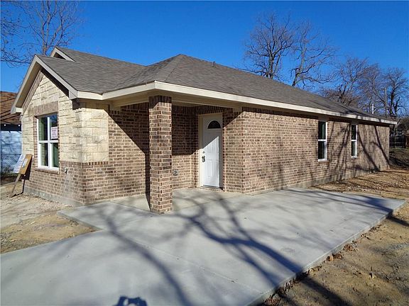 3rd image of 2622 Fernwood Ave