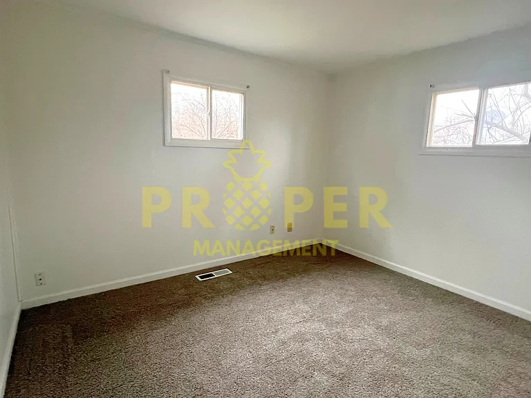 4625 Gardendale Ave — Photo 5