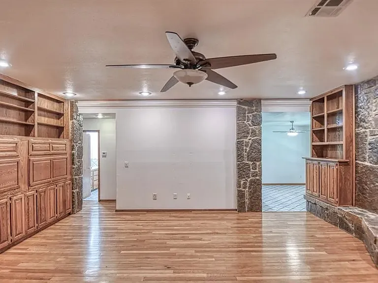 3609 Hampton Ct — Photo 7