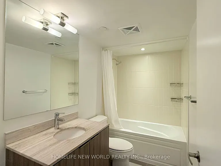 955 Bay St #814 — Photo 21