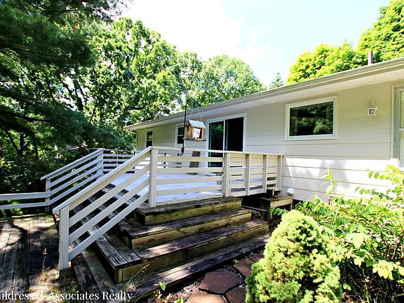 5th image of 6886 Childsdale Ave NE