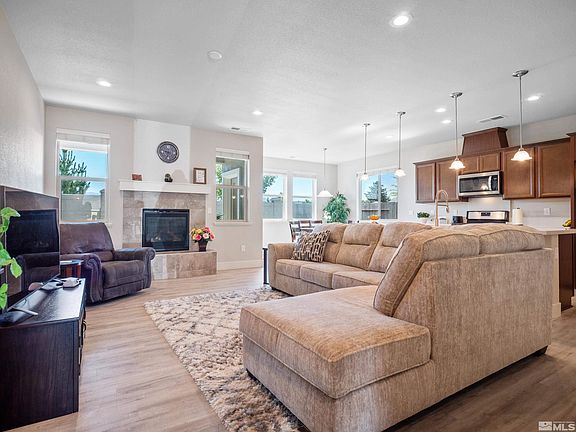 5th image of 63 E Cottage Ct