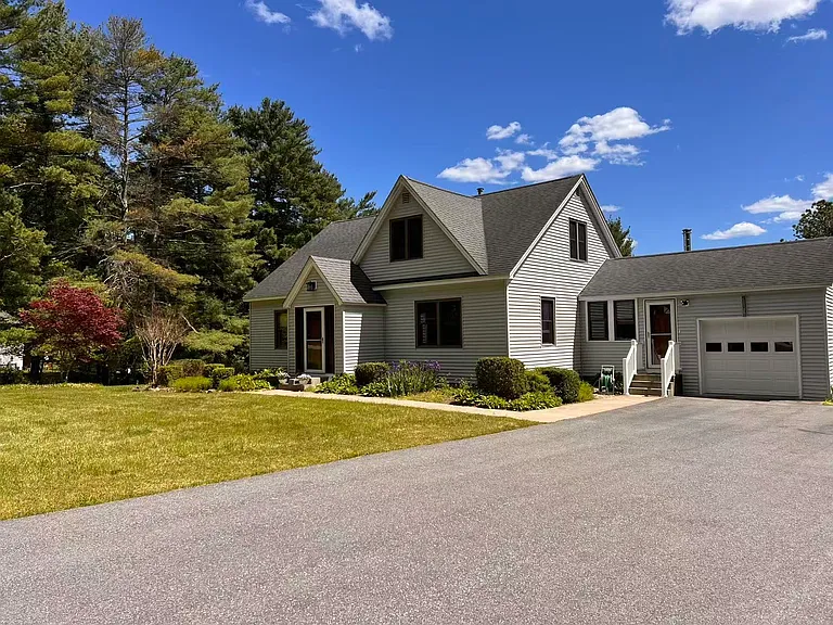 Meadowbrook Ln — Photo 18