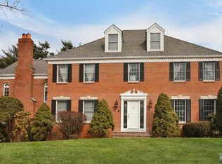 1 Strawberry Hill Ct, Montvale, NJ 07645