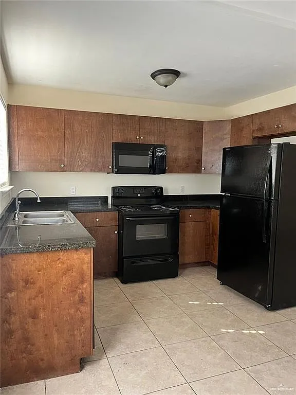 2 bed, 2.0 bath, 4200 sqft, $875 — Photo 3