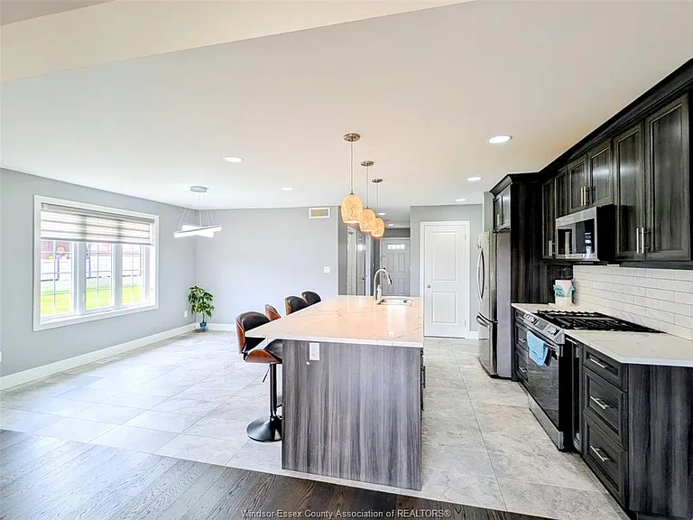 1192 Copeland Ave — Photo 6