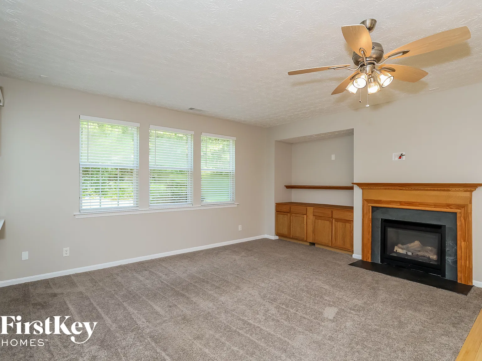 3 bed, 2.5 bath, 3308 sqft, $3,175 — Photo 3
