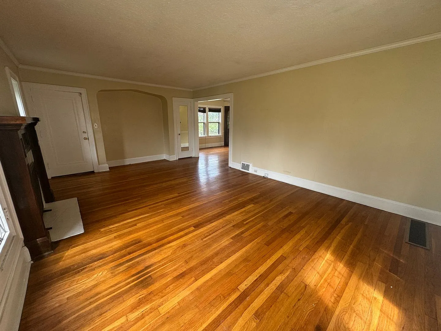 16811 Kenyon Road — Photo 3