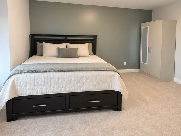 4 bedroom rental in Surrey — photo 9