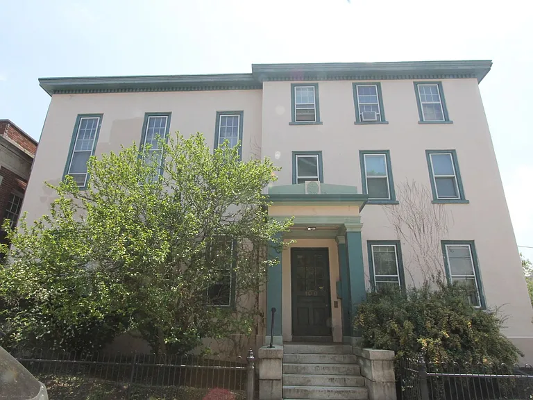 100 E Price St — Photo 4