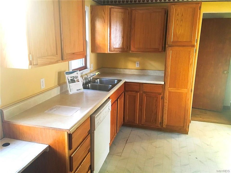 2nd image of 60 Shanley St