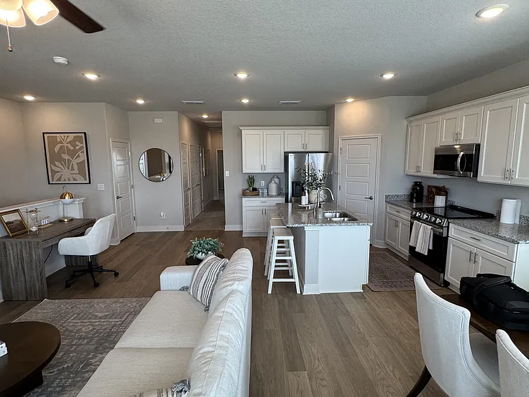 7219 Magnolia Vlg #201 — Photo 17