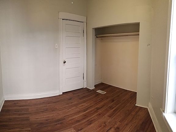 4th image of 714 W Oakdale Ave APT 1
