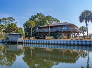 30 Bayou Rd, Crawfordville, FL 32327