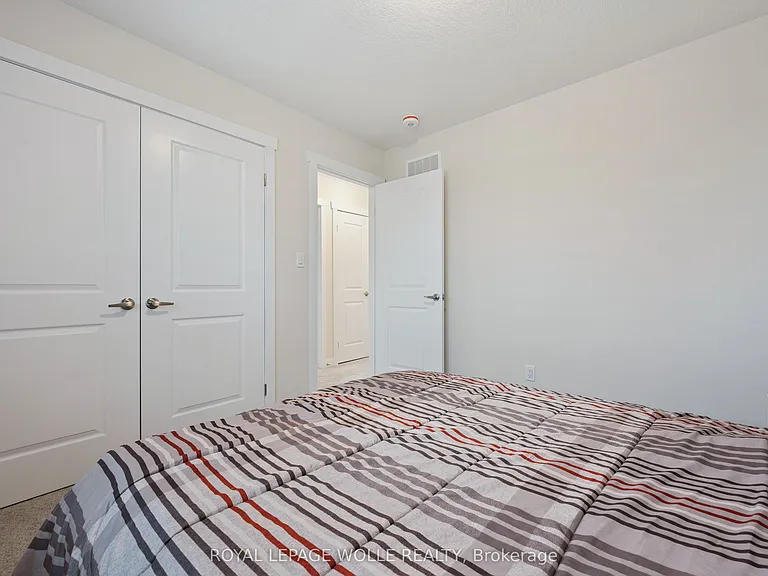 40 Moon Cres — Photo 15