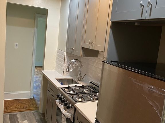 4th image of 370A Grand Ave #2F