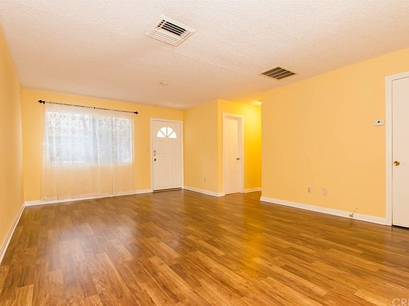 5th image of 17111 Roscoe Blvd Unit 8