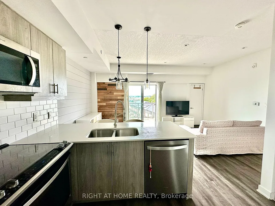 16 Markle Cres #516