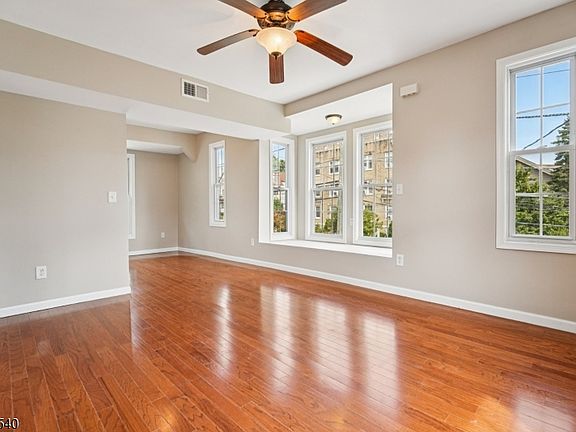 5th image of 141 Walnut St APT 2