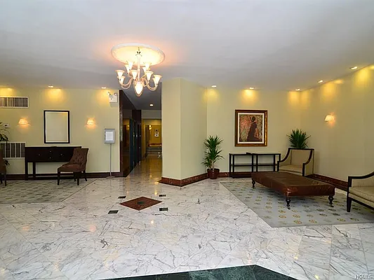 Sold by Re/Max In The City | media 24