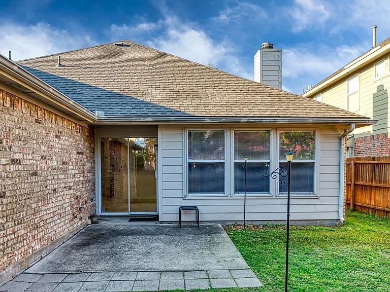 1621 Oak Brook Ln — Photo 31