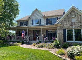 38W245 Henricksen Rd, St Charles, IL 60175