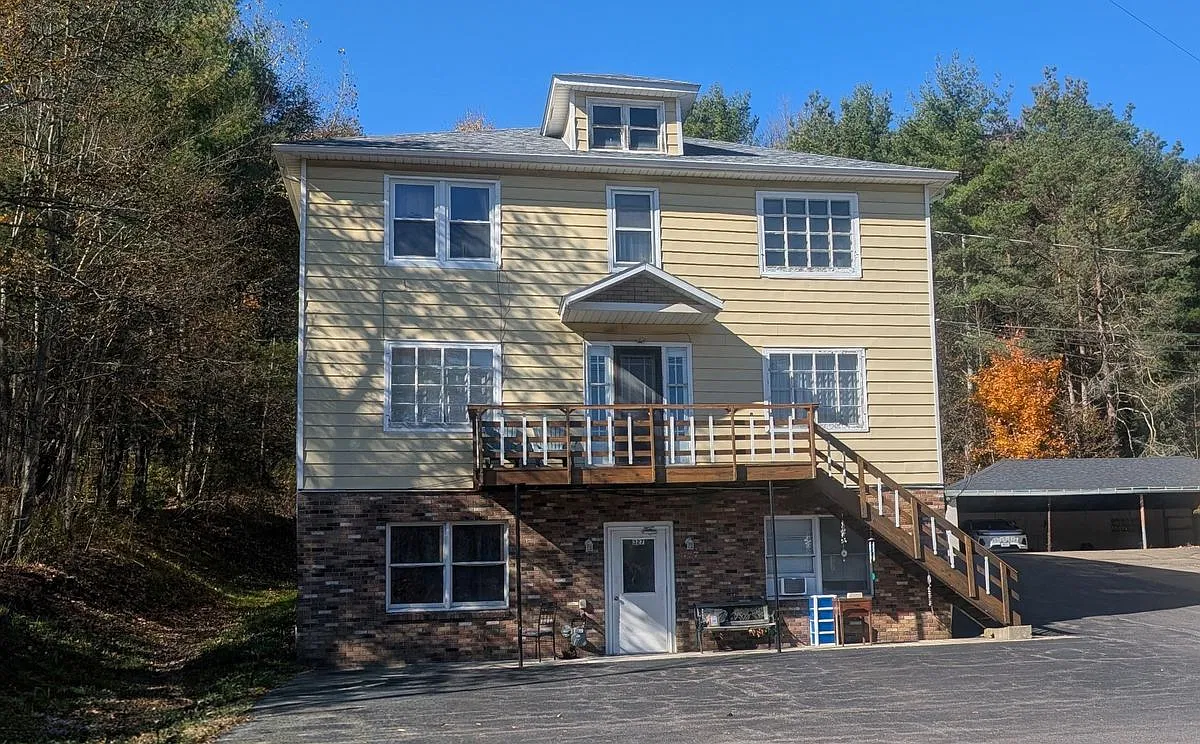1 bed, 1.0 bath, 900 sqft, $900 — Photo 1