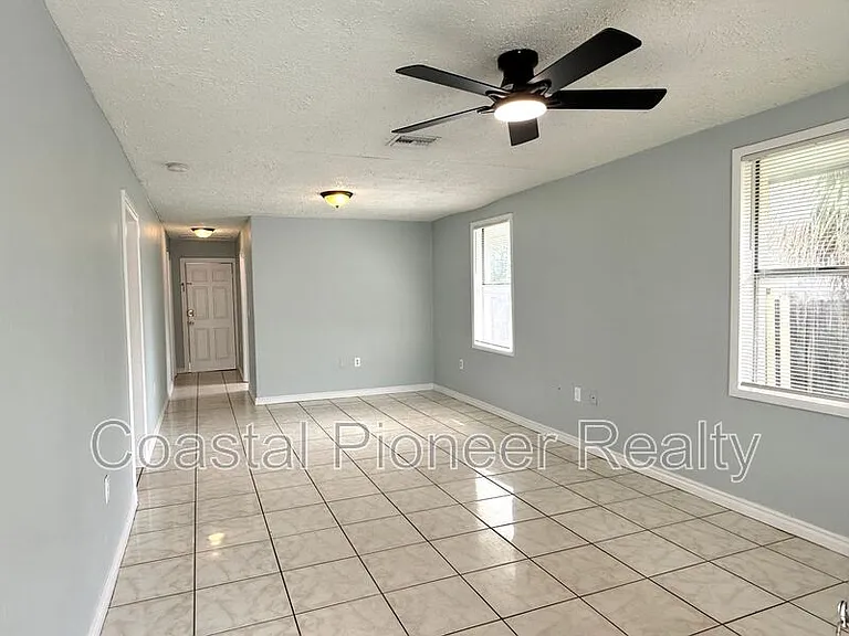 2308 E 15th Ave — Photo 10