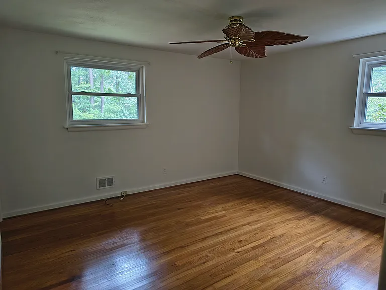 2409 Millwood Rd — Photo 21