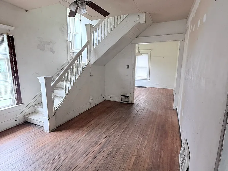 1019 Avenue A — Photo 21