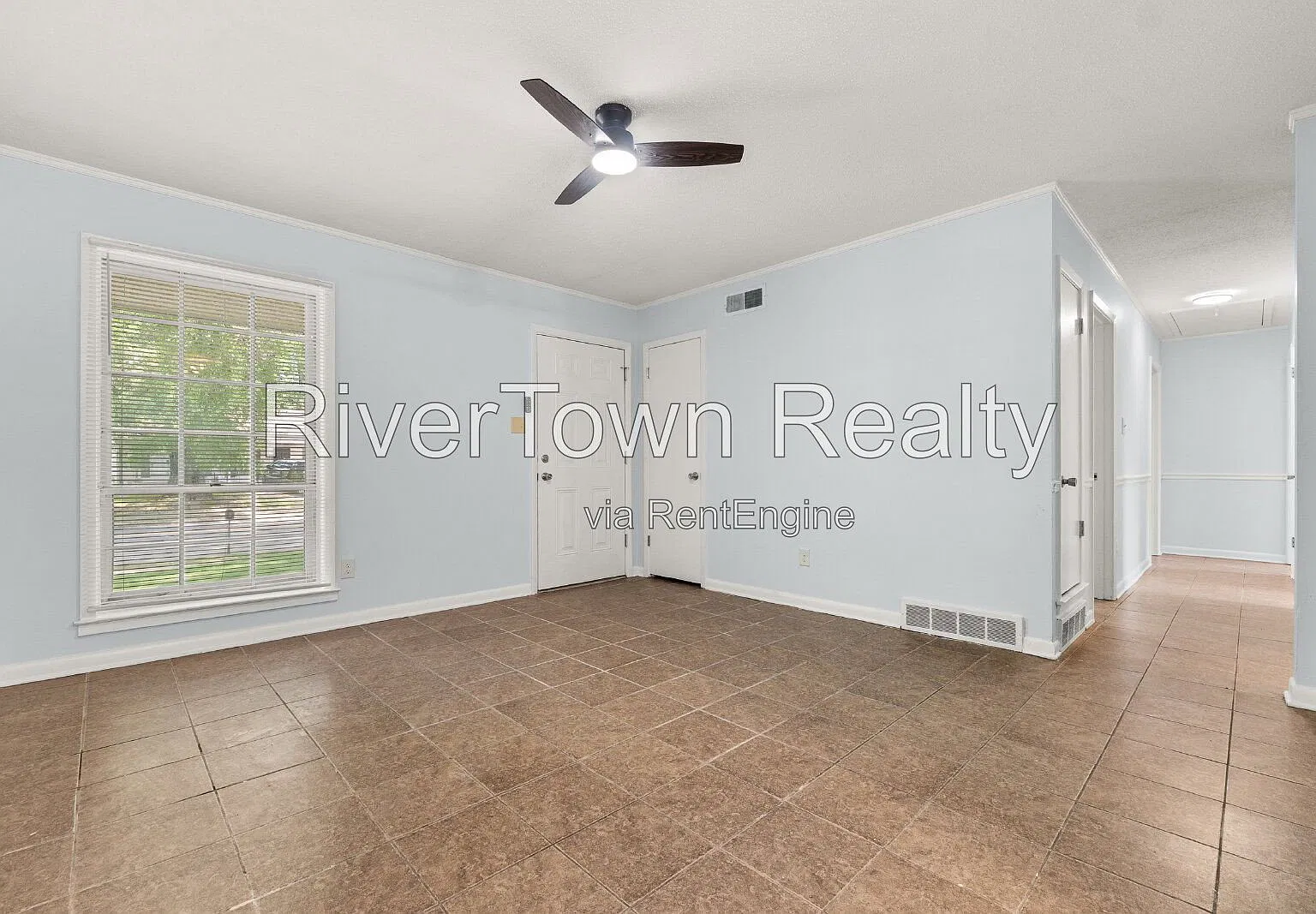 3 bed, 1.0 bath, 1025 sqft, $1,295 — Photo 4