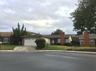 1414 Moore Cir, Corona, CA 92882