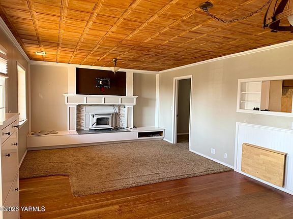 4th image of 11115 Summitview Rd