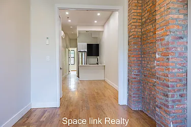 Rented by Space Link Realty