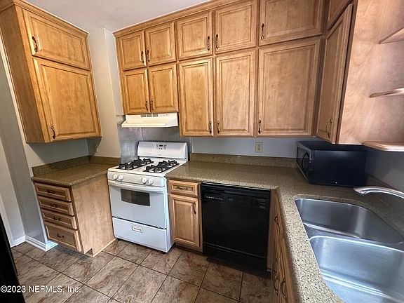 5th image of 4622 Redwood Ave
