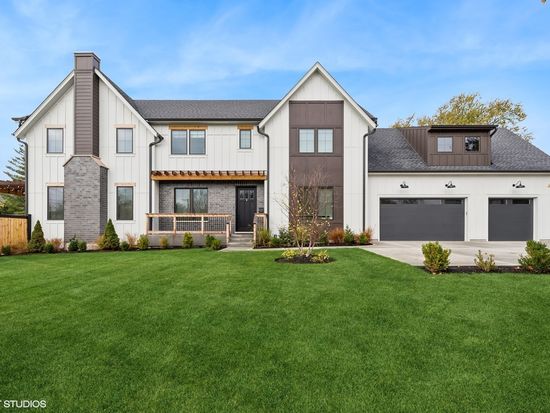 2411 Woodlawn Rd, Northbrook, IL 60062