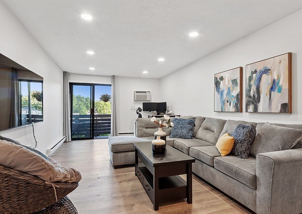 1st image of 1205 Grafton St APT 26