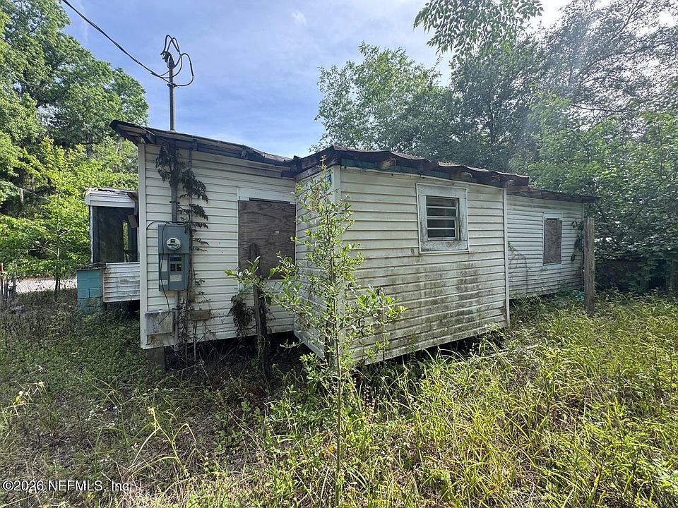2nd image of 111 CEDAR Avenue