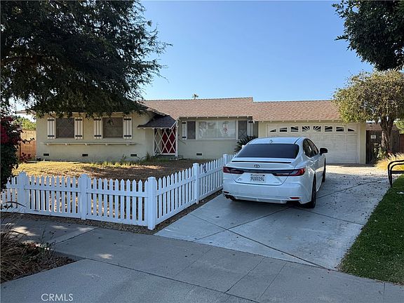 2nd image of 901 W Autumn Dr