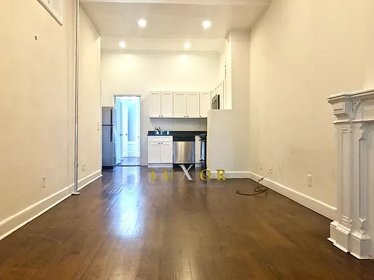 Rented by Luxor Homes & Investment Realty | media 11