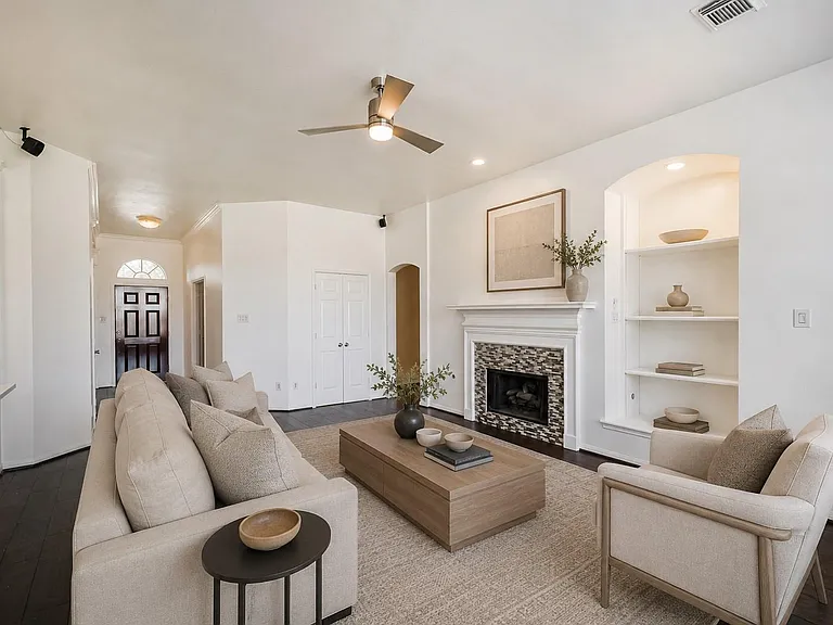 1714 Bumelia Ct — Photo 8