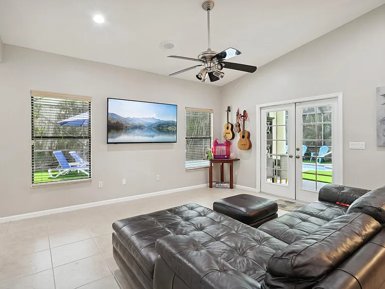 13823 Callington Dr — Photo 9