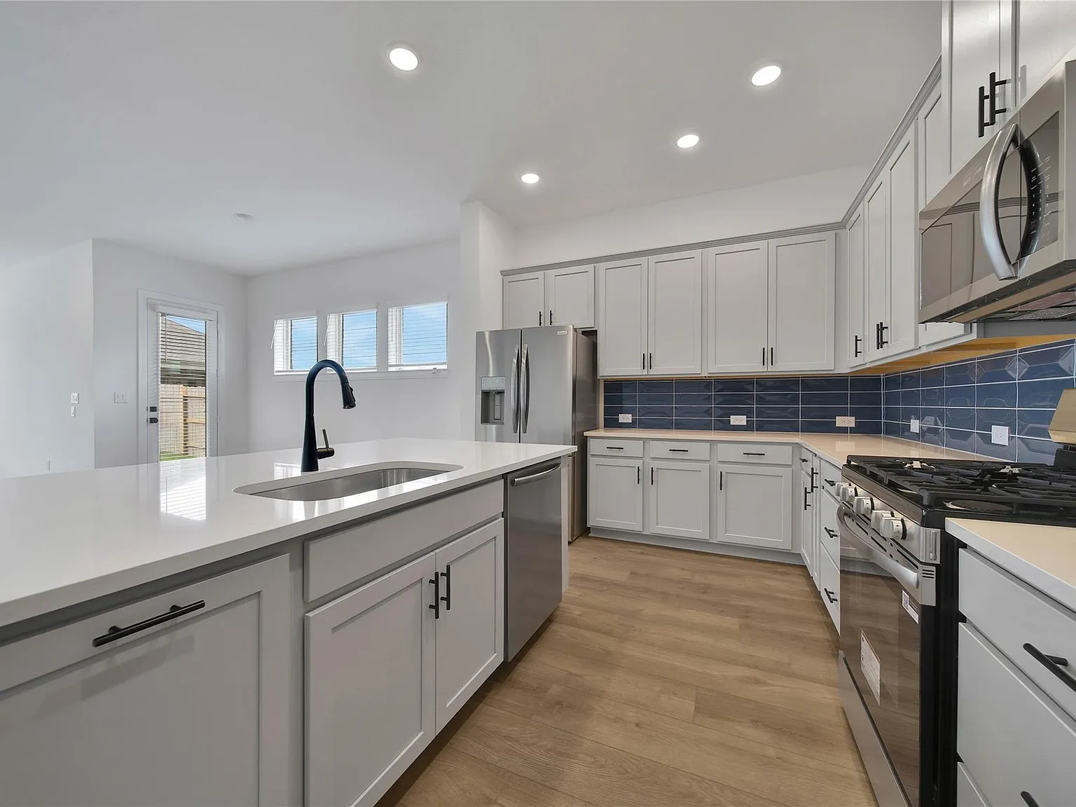 4 bed, 3.0 bath, 2219 sqft, $2,699 — Photo 2
