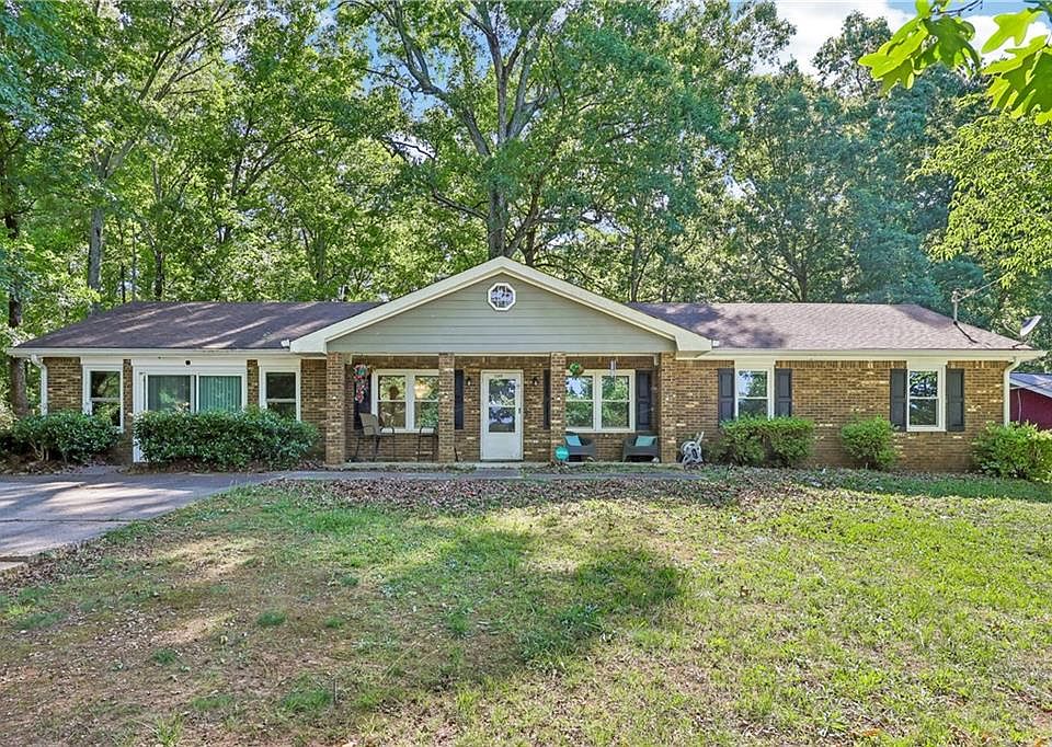 1st image of 1145 Christian Cir SE